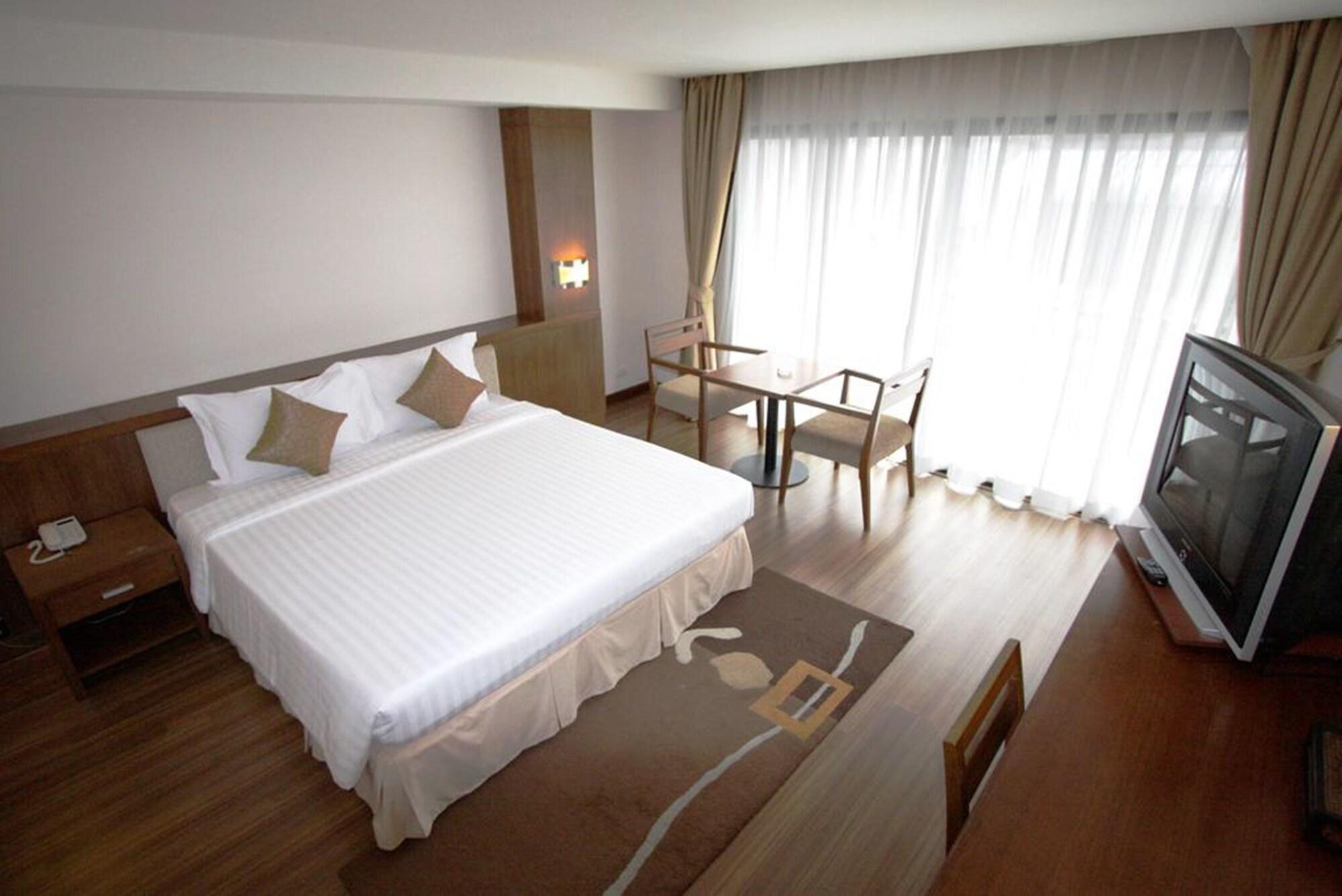 Hiran Residence Patong Esterno foto