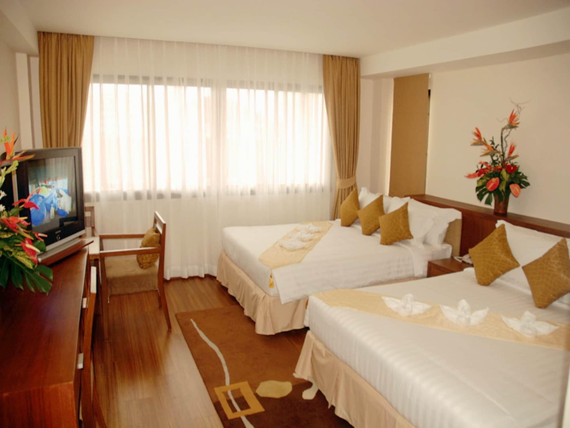 Hiran Residence Patong Esterno foto