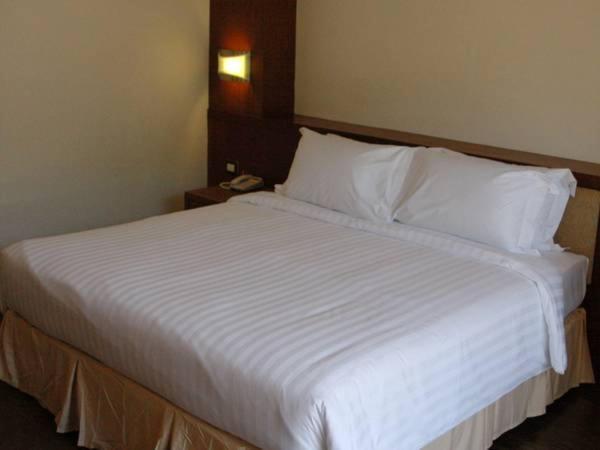 Hiran Residence Patong Esterno foto