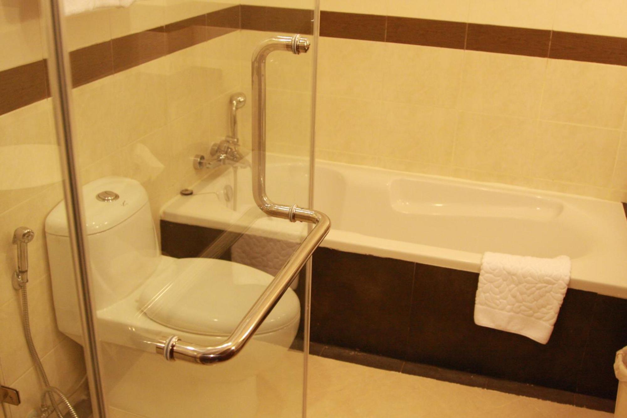 Hiran Residence Patong Esterno foto