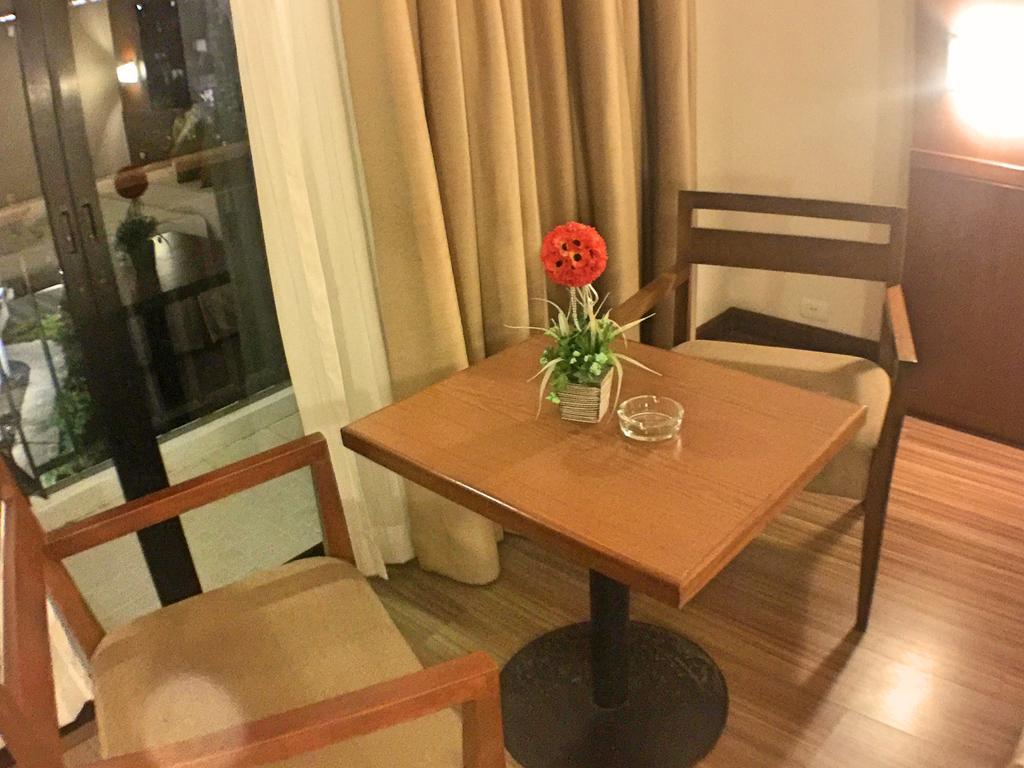 Hiran Residence Patong Esterno foto