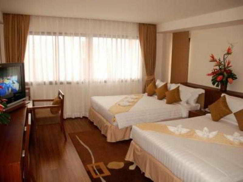 Hiran Residence Patong Esterno foto